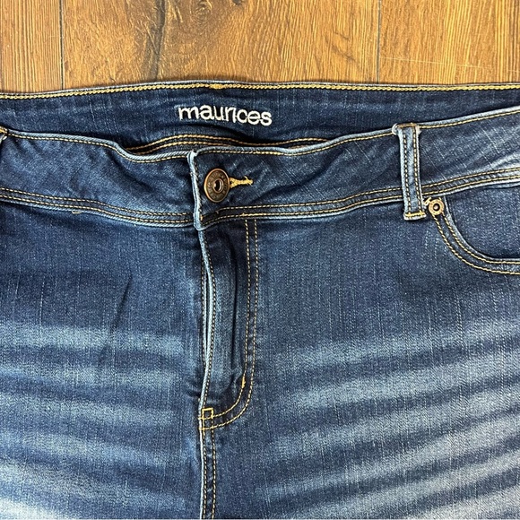 Maurice’s dark wash denim shorts SZ 24 - Picture 2 of 4